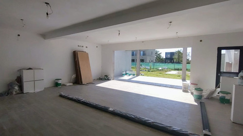 Imagen 2 de 11 de Casa En Venta En El Canton Islas