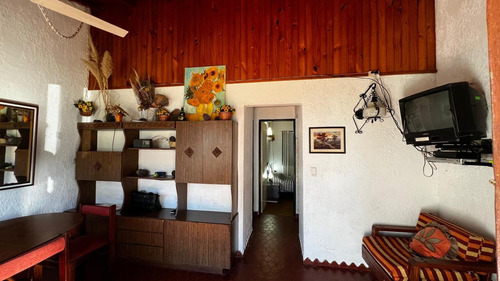 Casa En Venta - 2 Dormitorios 1 Baño - 112mts2 - Villa Gesell