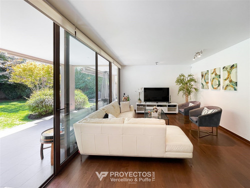 Casa En Arriendo De 4 Dorm. En Lo Barnechea