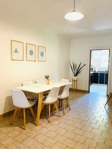 Venta Vivienda Multifamiliar De 6 Amb.c/ Local,parque Y Quincho. Barrio Chauvin. Sobre Lote Propio.