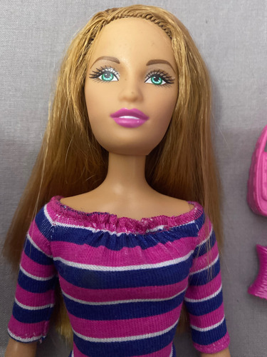 Muñeca Barbie Summer Con Accesorios Fabulosos Mattel 2006 (Usado)