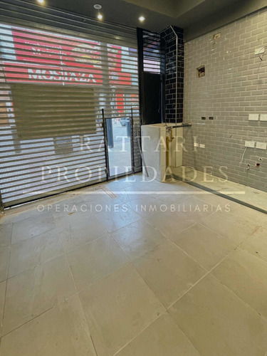 Imagen 3 de 14 de Alquiler Local En Pleno Centro Comercial San Justo Arieta Peatonal