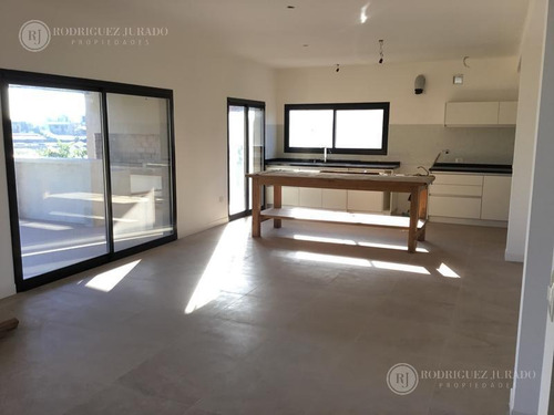 Imagen 5 de 30 de Casa A La Laguna De Excelentes Terminaciones - El Canton