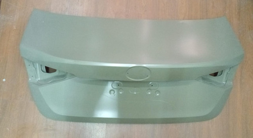 Tapa Baul Toyota Corolla 14-19 Original Con Detalle