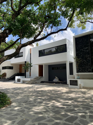 Casa Minimalista En Venta Estilo Moderno, En Buenavista Zona Norte Cuernavaca Morelos