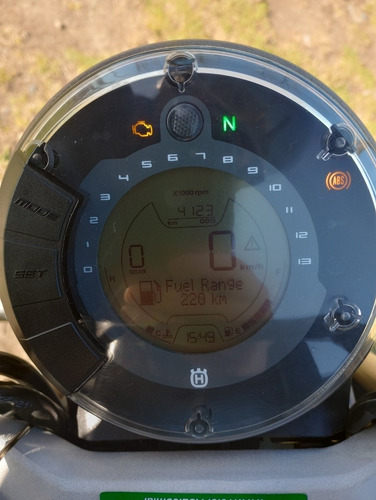 Imagen 10 de 11 de Husqvarna Svartpilen 200