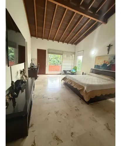 Casa Envigado Con Piscina Privada- 3alcobas-estudio- Área Total 397mt2