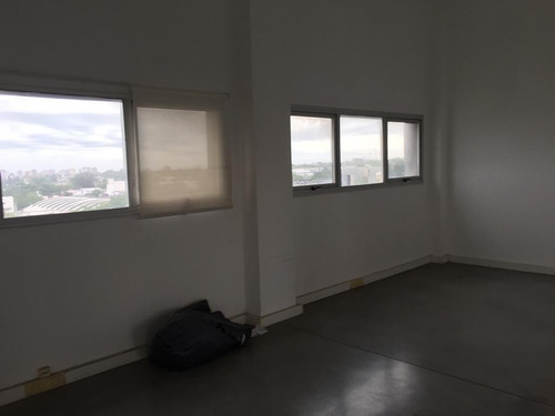 Imagen 9 de 12 de Oficina En Alquiler En El Centro Uruguay Norte.