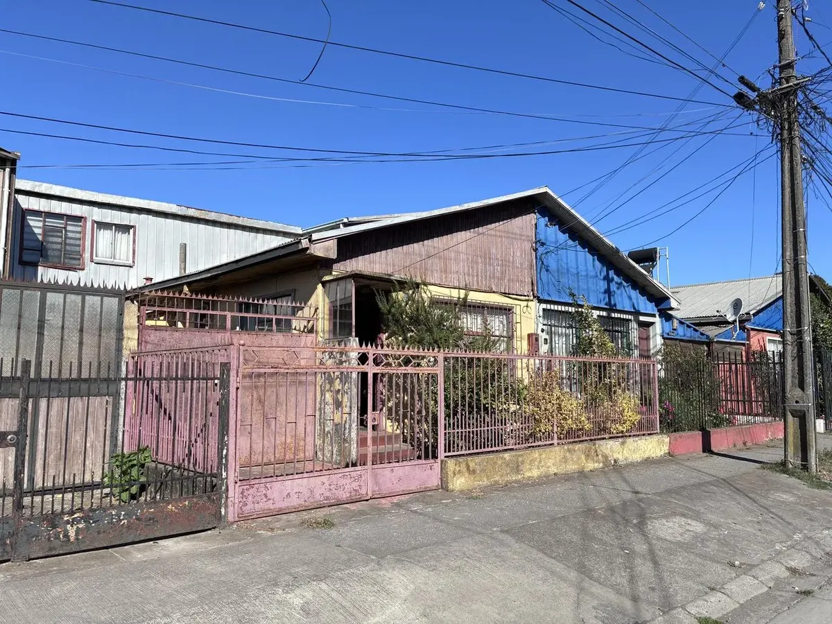 Imagen 1 de 7 de Se Vende Casa En Hualpen 3d 1b Estacionamiento