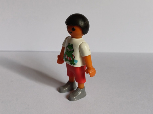 Muñeco Playmobil Niño Con Playera De Ranita (Usado)