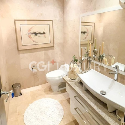 Cgi+ Luxury Lecheria Vende Espectacular Casa En La Urb. Las Villas