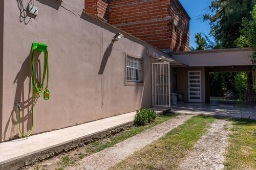 Casa A La Venta En Lujan Hosteria Norte Calle El Chalchalero Nº 528 Apta Credito Hipotecario