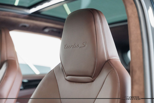 Porsche Cayenne Turbo S E-Hybrid 4.0 V8 680cv