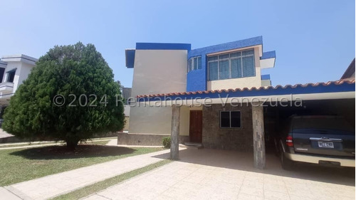 Alquiler En Conjunto Cerrado, Acogedora Y Espaciosa Casa, Totalmente Amoblada, Todas Las Habitaciones Con Baño, Pozo Propio En El Conjunto. Patio Con Parrillera