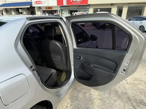 Renault Logan 1.6 Privilege / Intens