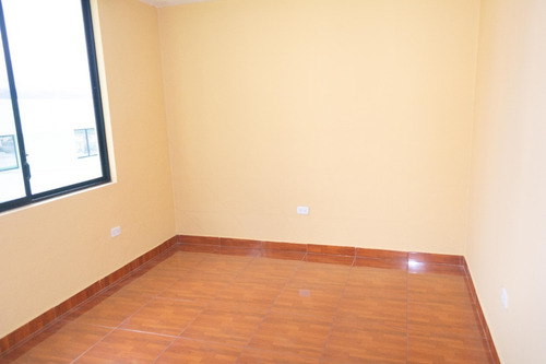 Imagen 4 de 9 de Se Arrienda Departamento En Pusuqui, Las 4 Esquinas. Junto Al Colegio Santo Domingo Savio.