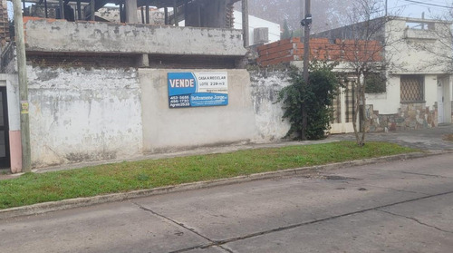 Imagen 2 de 8 de Casa A Reciclar - La Florida Lado Río