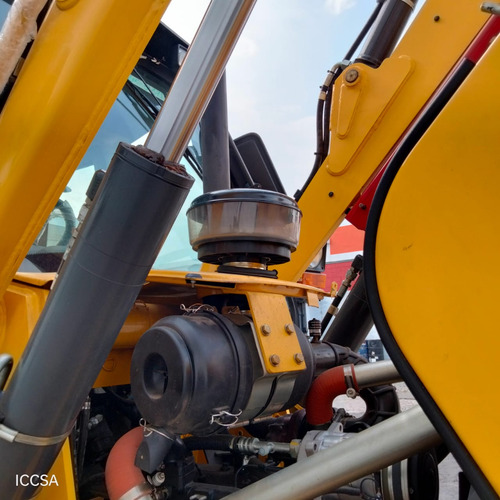 Retroexcavadora New Holland B80c 4x4 Con Kit Año 2023