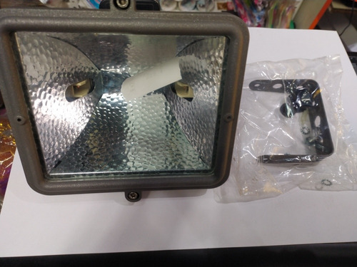 Imagen 2 de 2 de Proyector Para Exteriores Gewiss Gw 84 201 Max 500 Watts