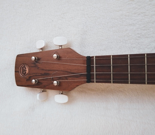 Imagen 3 de 10 de Banjolele Estilo Vintage - Cuerdas De Metal