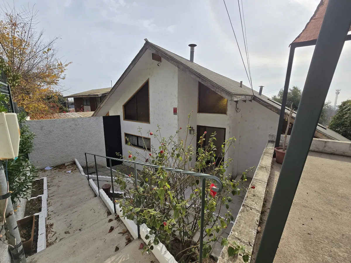 Imagen 1 de 25 de Encantadora Casa De Tres Niveles/muy Soleada