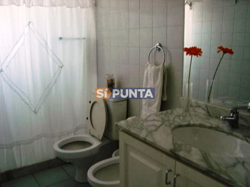 Imagen 6 de 12 de Apartamento En Primera Linea, Playa Mansa, 2 Dormitorios *