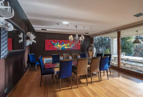 Casa En Venta De 5 Dorm. En Las Condes