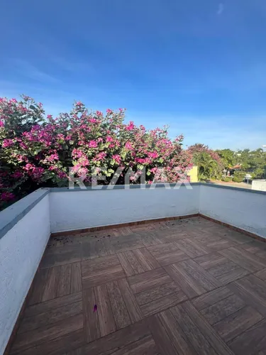 Casa En Venta En Rancho Tezoyuca, Morelos