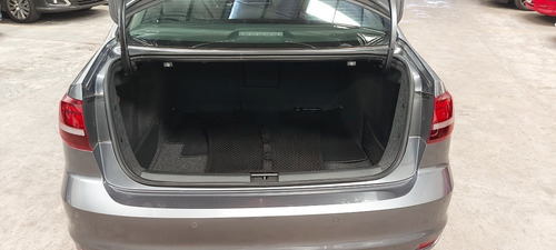 Volkswagen Vento Luxury 2.5 Tip Tronic 2016