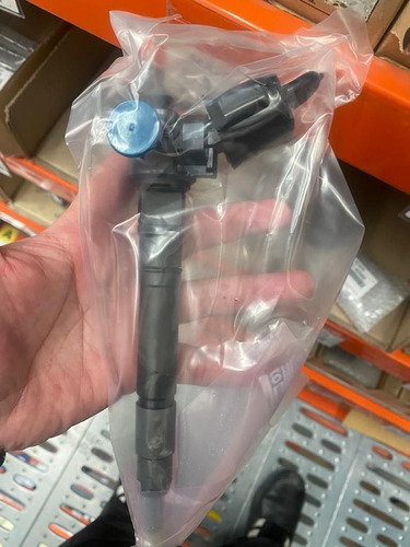 Imagen 2 de 7 de Inyector Gasoil Hilux 2018 2019 2020 2021 Original