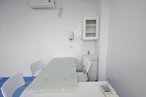 Edificio Comercial Habilitado Como Clínica Médica En Villa Crespo En Venta / Alquiler