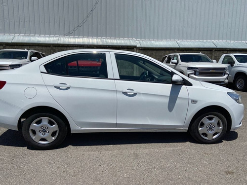Imagen 3 de 15 de Chevrolet Aveo Ls