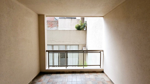 Amplio Monoambiente C/ Balcon. Equipado.edificio Con Seguridad,pileta,gym Y Sum.