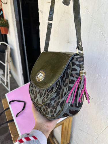 Cartera Bandolera Jackie Smith Animal Print + Bolsa Verde Musgo Animal Print Níquel Verde Musgo (Usado)