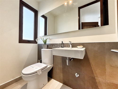 Casa En Venta De 3 Dorm. En Colina