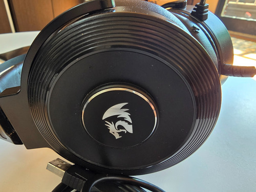 Excelentes Auriculares Redragon Lamia 2 Rgb 7.1 Desgastados Negro (Usado)