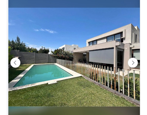 Moderna Casa En Venta, 3d 3b + Ss, Piscina, No Perimetral!