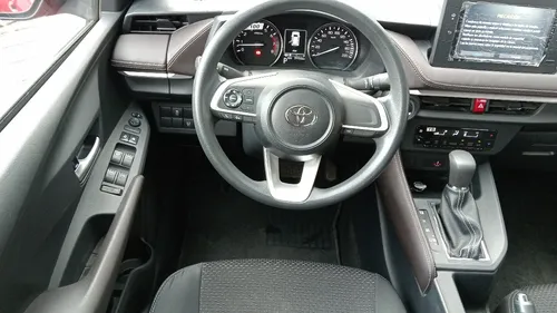 Toyota Yaris 4p Sedán S L4/1.5 Aut