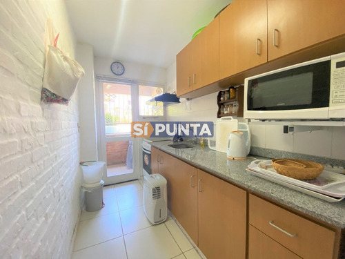Imagen 5 de 15 de Punta Del Este, 2 Dormitorios Y 2 Baños, Cochera, Terraza Y Parrillero.