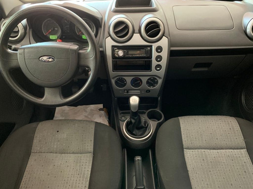 Ford Fiesta Sedan 1.6 Se Flex 4p 2013/2014 Prata
