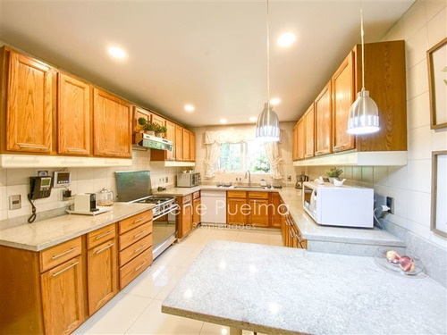 Casa En Venta De 5 Dorm. En Lo Barnechea