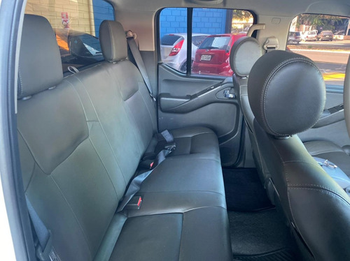 Imagem 10 de 13 de Nissan Frontier Sl 2.5 Branco 2016