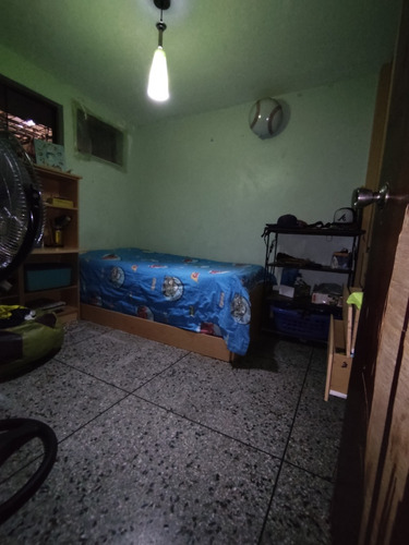Casa En Venta En Paraparal Los Guayos Urb El Molino(am)