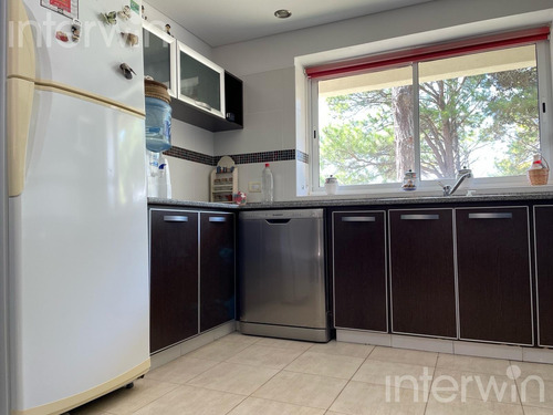 Casa - 5 Ambientes - 3 Cocheras - Pinamar - Venta