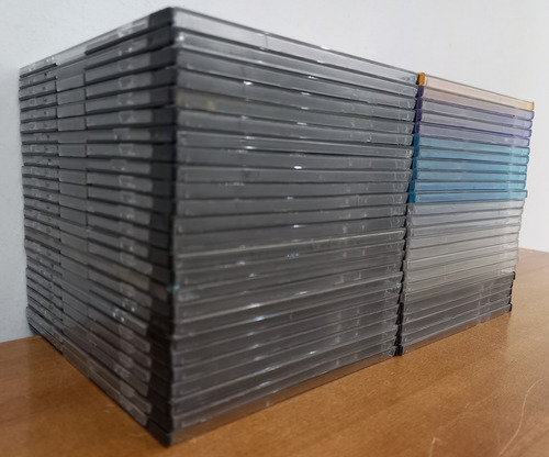 Permuto Lote De 50 Cajas Acrilicas De Cd 5 Mm En Olivos Zwt (Usado)