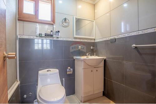 Amplia Casa Rebajada Con Piscina