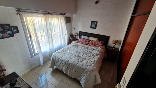 Hermosa Casa Multifamiliar, Ideal Para Entrar A Vivir De Inmediato
