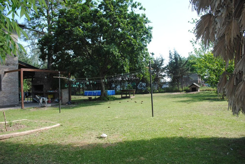 Casa En Venta En Roldan Centro Gran Jardin.