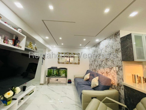 Apartamento En Venta En Urb La Esperanza En Maracay Zp