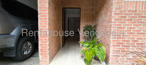 Casa En Venta, Urb. Los Naranjos Del Cafetal